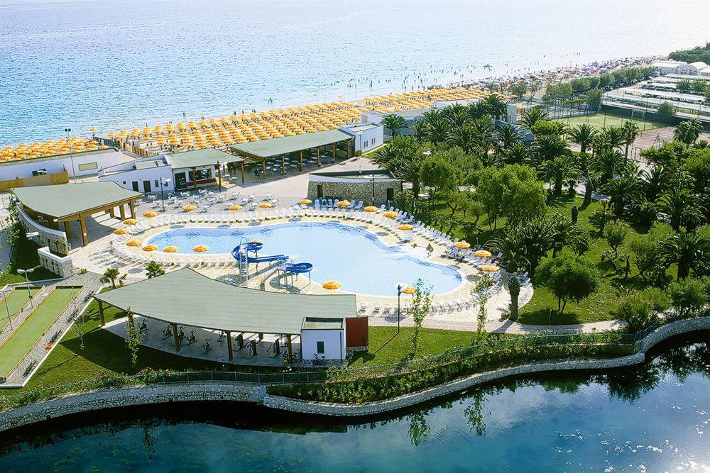 Granserena Hotel Torre Canne Exterior photo